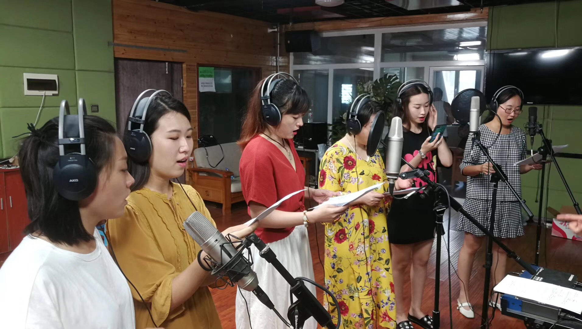 中央電視臺紀念中國改革開放四十周年大型文藝演出錄制