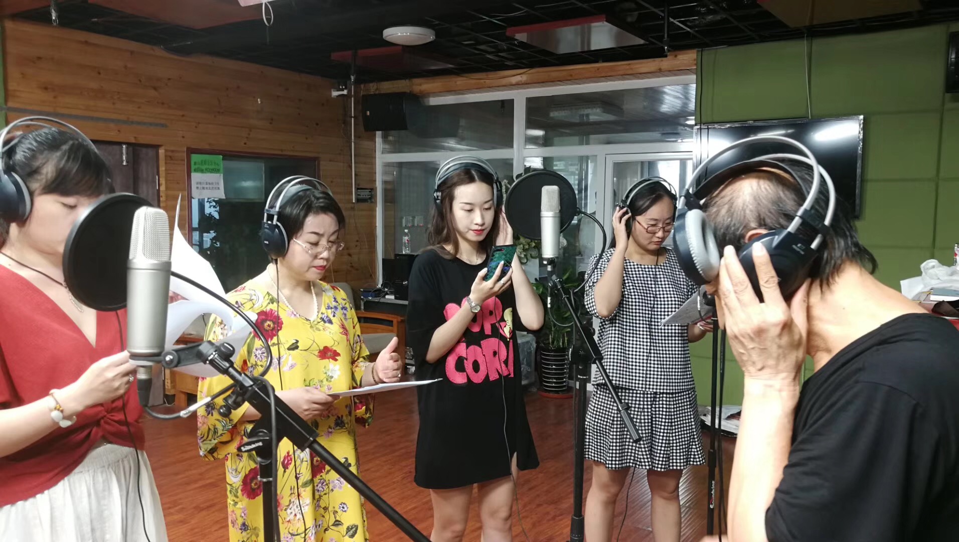 中央電視臺紀念中國改革開放四十周年大型文藝演出錄制