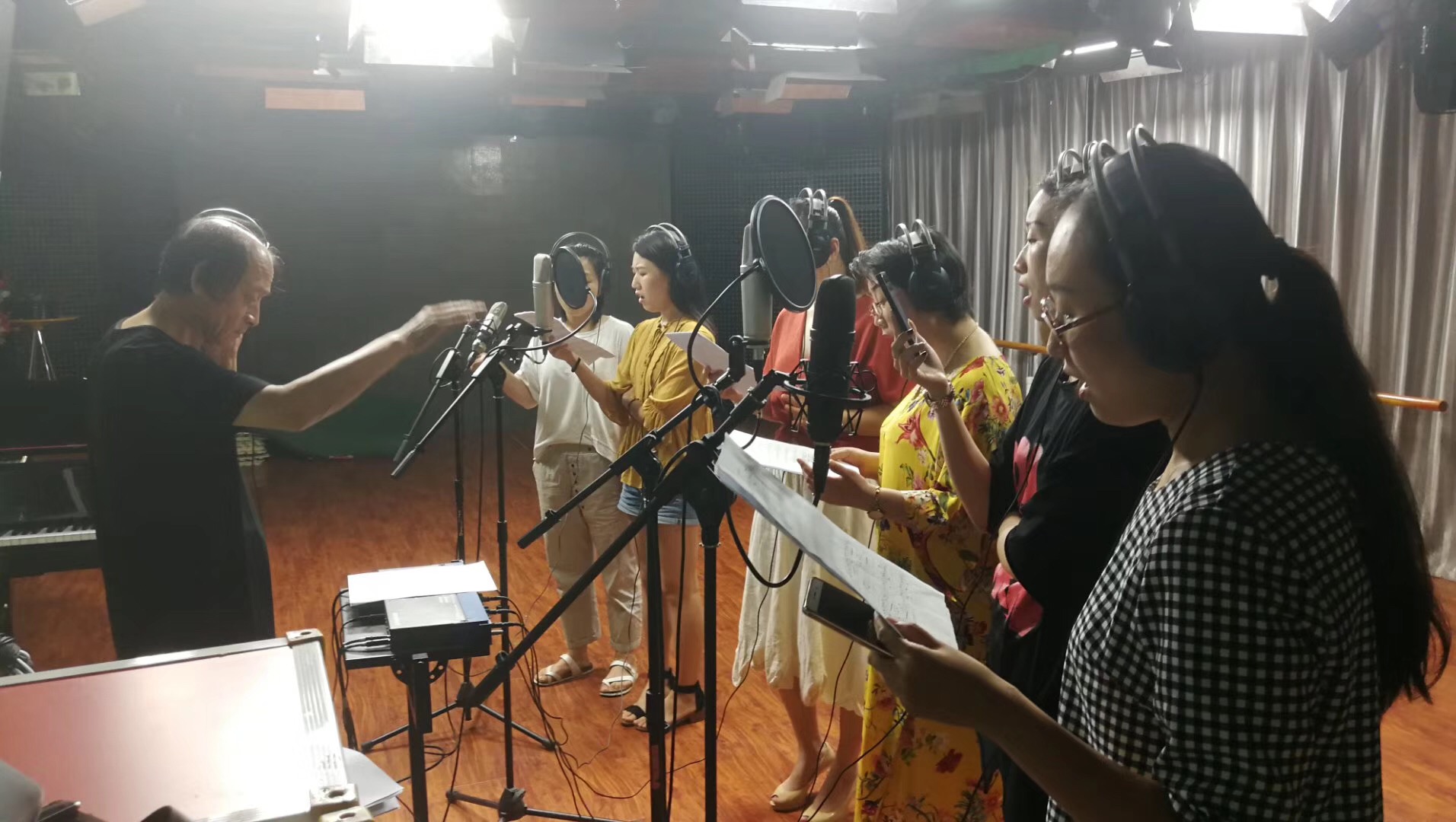 中央電視臺紀念中國改革開放四十周年大型文藝演出錄制